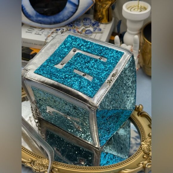 🆕 BETSEY JOHNSON 🧿 NWOT Mazel Light Up Dreidel Crossbody - Blue Glitter Kitsch - Picture 6 of 16